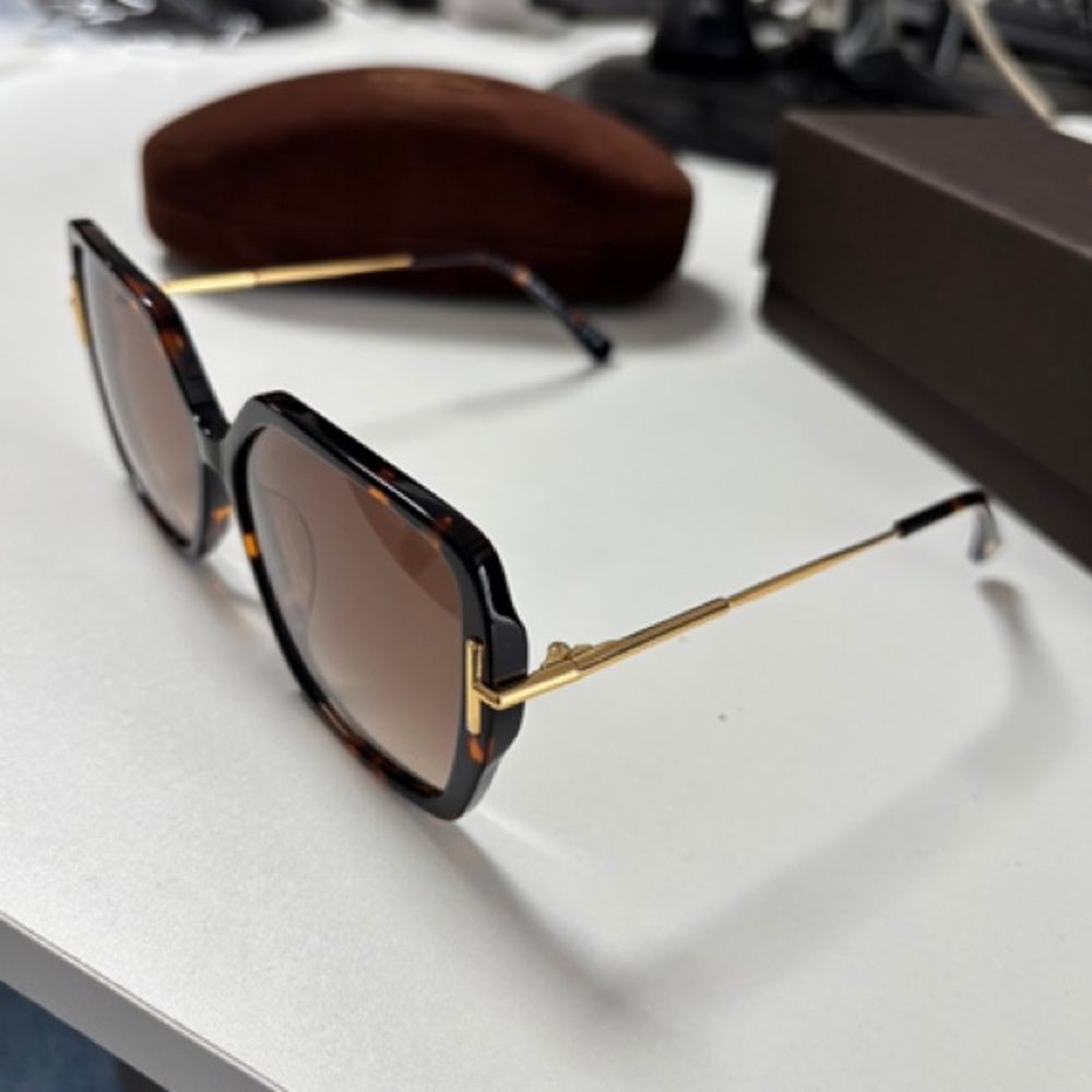 TOM FORD fashionable sunglasses - Picture 4 of 10
